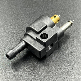 Коннектор топливный Yamaha 4-90, F4-70 (из мотора (папа)) (PREMARINE) картинка
