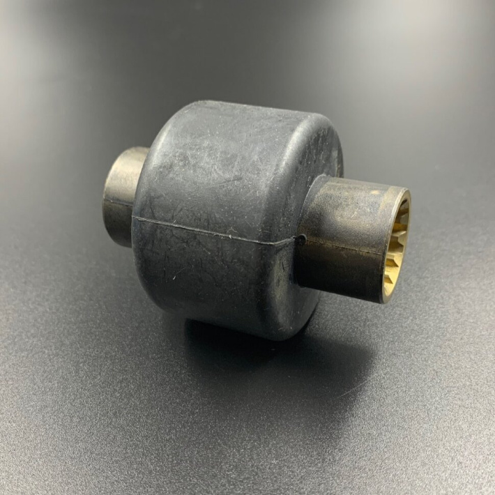 Втулка гребного винта резиновая Yamaha 40-55, F30-60 (Omax) 663-45981-00