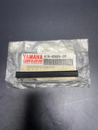 Уплотнение крышки капота Yamaha (RAC) картинка