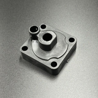 Корпус помпы охлаждения Yamaha 9.9-15, F6-15 (PREMARINE2) картинка